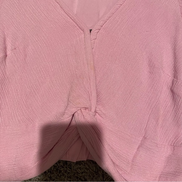 Cropped Pink Crinkle Blouse - Picture 3 of 4